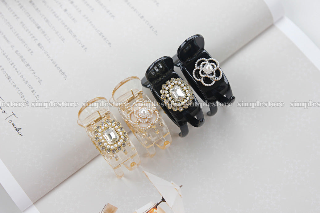 A196 - Càng cua Yumi haircaught with premium bright rhinestone