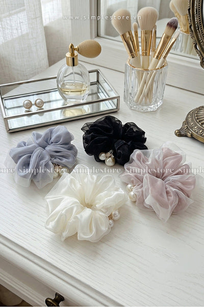A255 - Dây buộc Pearl charm glossy organza scrunchies