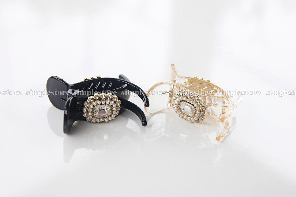 A196 - Càng cua Yumi haircaught with  premium bright rhinestone