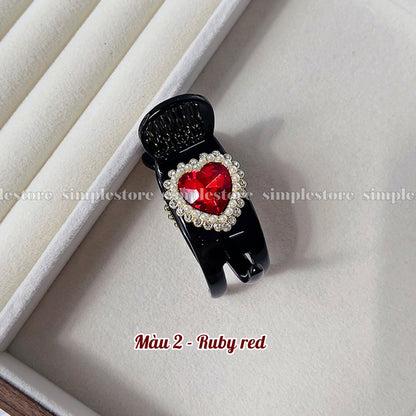 A223 - [In black] Càng cua Maysi haircaught with crystal gem heart