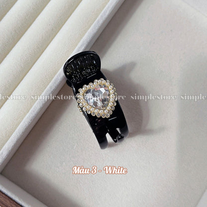 A223 - [In black] Càng cua Maysi haircaught with crystal gem heart
