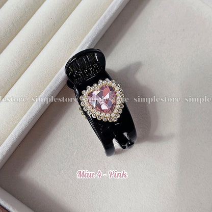 A223 - [In black] Càng cua Maysi haircaught with crystal gem heart