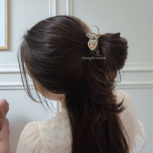 A227 - [In champagne] Càng cua Maysi haircaught with crystal gem heart