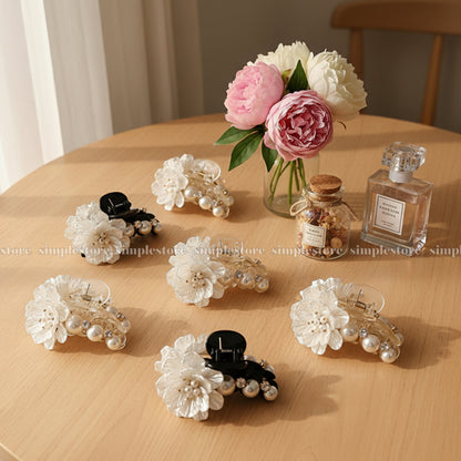 A220 - Cặp dọc Pastel Fritta flower with light cubic Pin