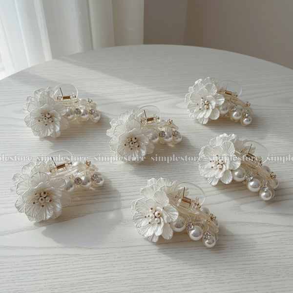 A220 - Cặp dọc Pastel Fritta flower with light cubic Pin