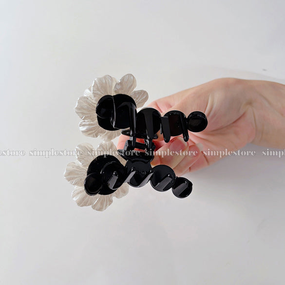 A220 - Cặp dọc Pastel Fritta flower with light cubic Pin