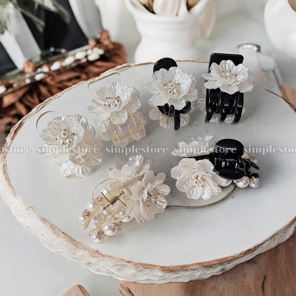 A220 - Cặp dọc Pastel Fritta flower with light cubic Pin