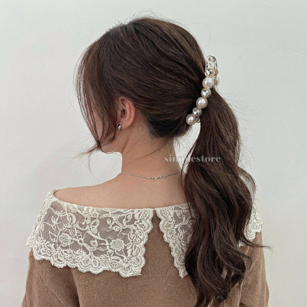 A221 - Cặp dọc Pearl and crystal rhinestone Banana pin