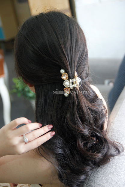 A226 - Cặp dọc Sophie heart rhinestone with shining pearl Tongs pin