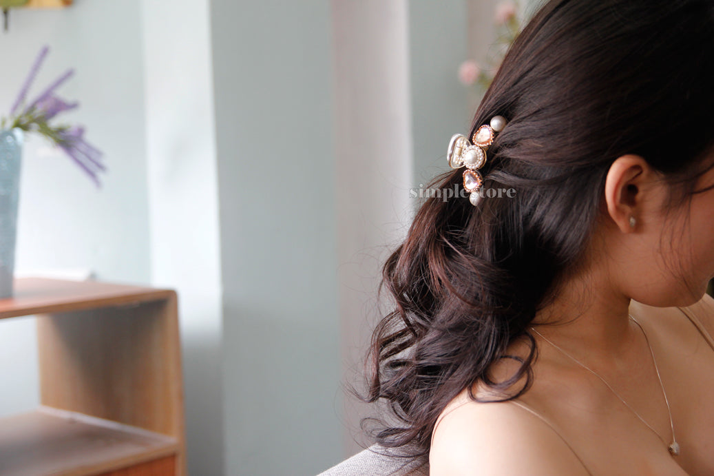 A226 - Cặp dọc Sophie heart rhinestone with shining pearl Tongs pin