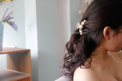 A226 - Cặp dọc Sophie heart rhinestone with shining pearl Tongs pin