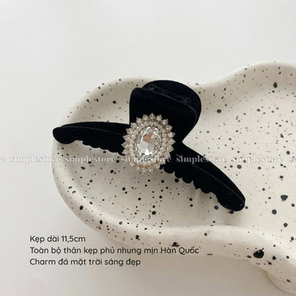 A240 - Cặp dọc Celia premium velvet with bright sun rhinestone Tongs pin