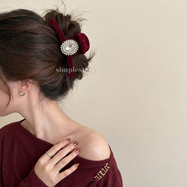 A240 - Cặp dọc Celia premium velvet with bright sun rhinestone Tongs pin