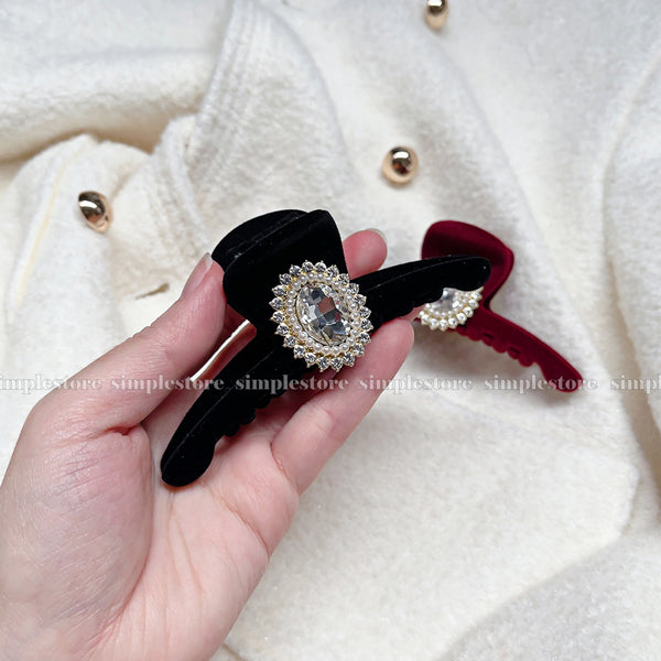 A240 - Cặp dọc Celia premium velvet with bright sun rhinestone Tongs pin