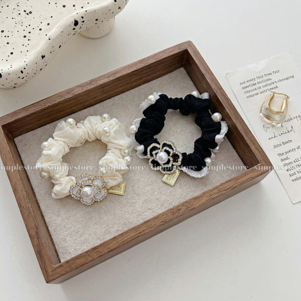 A243- Dây buộc Holly Camellia pearl pleated hair rope