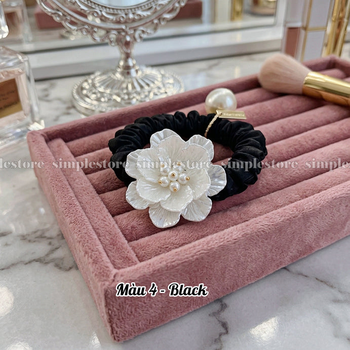 A253 - Dây buộc Pearl Blossom floral scrunchies