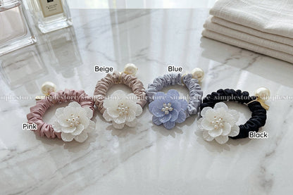 A253 - Dây buộc Pearl Blossom floral scrunchies