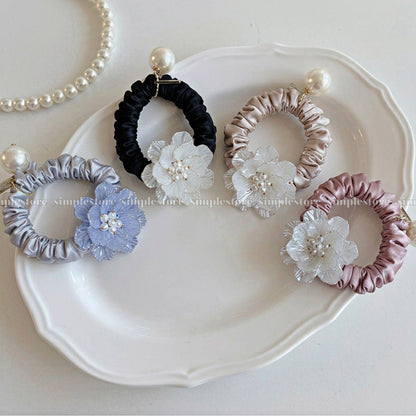 A253 - Dây buộc Pearl Blossom floral scrunchies