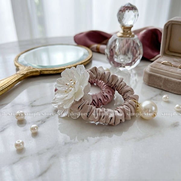 A253 - Dây buộc Pearl Blossom floral scrunchies