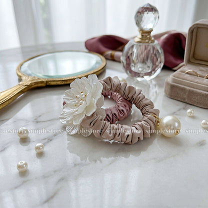 A253 - Dây buộc Pearl Blossom floral scrunchies