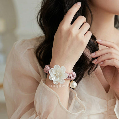 A253 - Dây buộc Pearl Blossom floral scrunchies