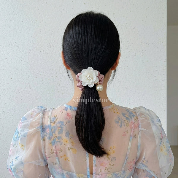 A253 - Dây buộc Pearl Blossom floral scrunchies