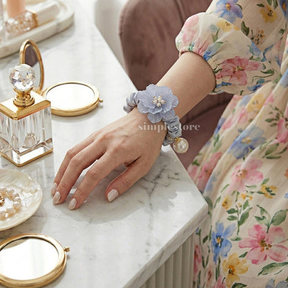 A253 - Dây buộc Pearl Blossom floral scrunchies