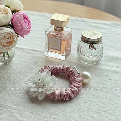 A253 - Dây buộc Pearl Blossom floral scrunchies