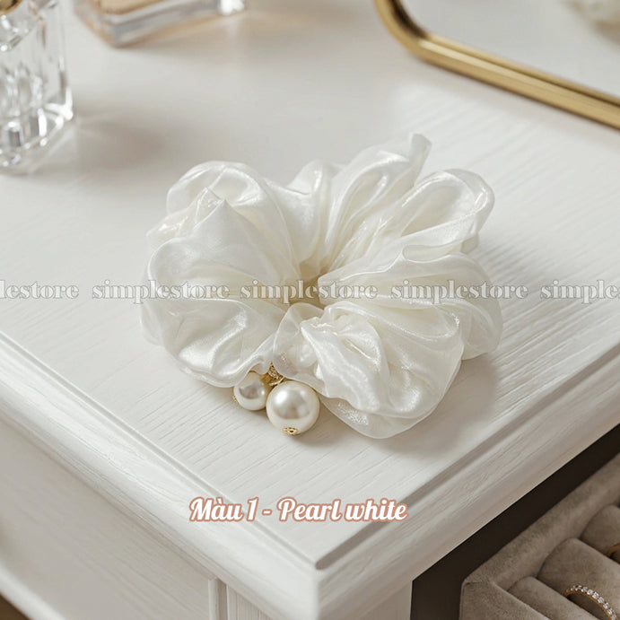 A255 - Dây buộc Pearl charm glossy organza scrunchies