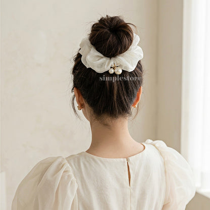 A255 - Dây buộc Pearl charm glossy organza scrunchies