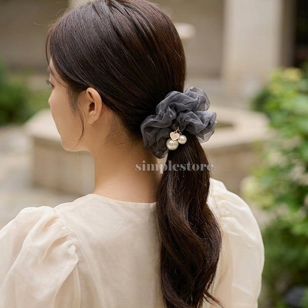 A255 - Dây buộc Pearl charm glossy organza scrunchies
