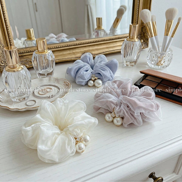 A255 - Dây buộc Pearl charm glossy organza scrunchies