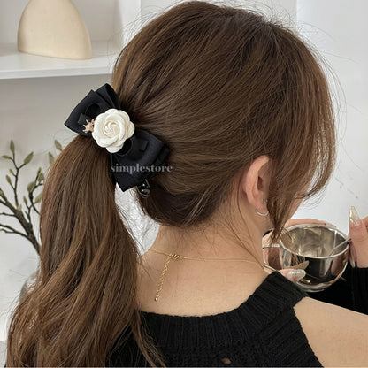 A250 - Cặp dọc French Chic Camellia Banana Clip